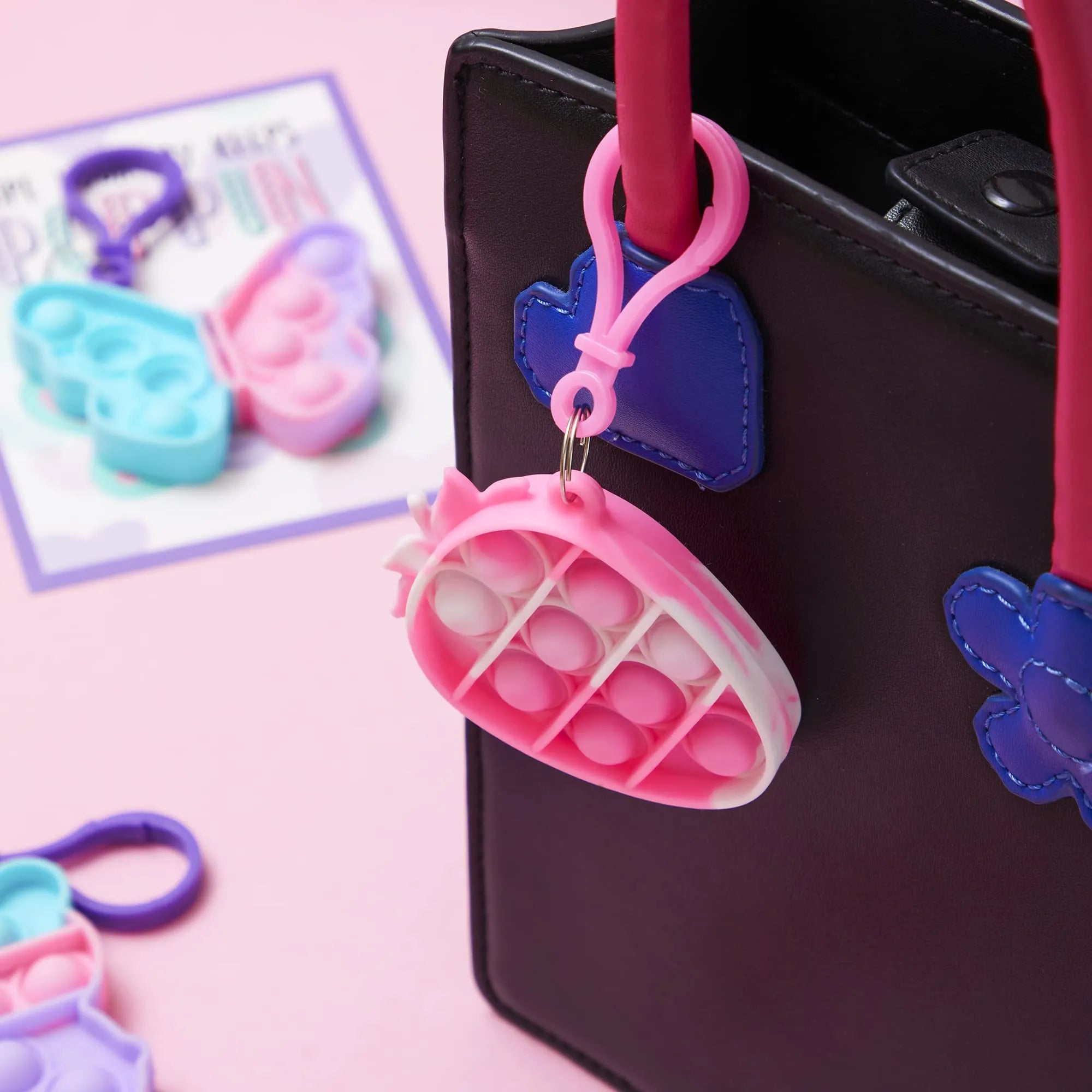 12 Packs Valentines Day Cards with Keychain Toys - Image 8