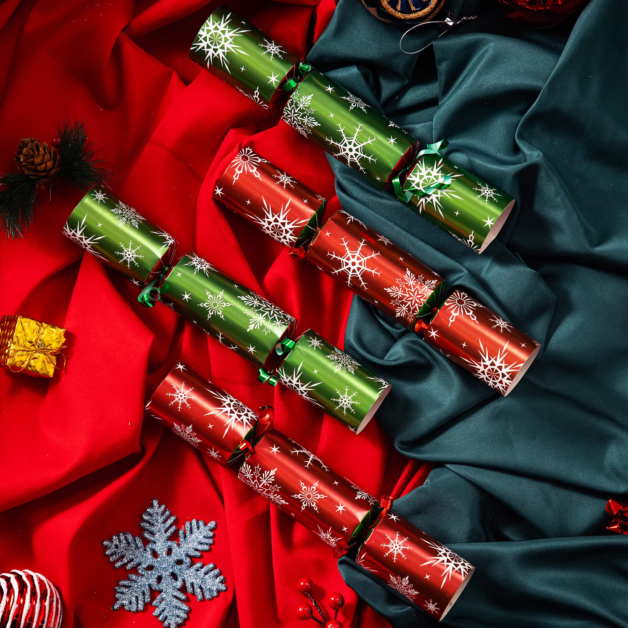 Christmas Party Table Favors (Red Green Snowflake), 8 Pack - Image 6